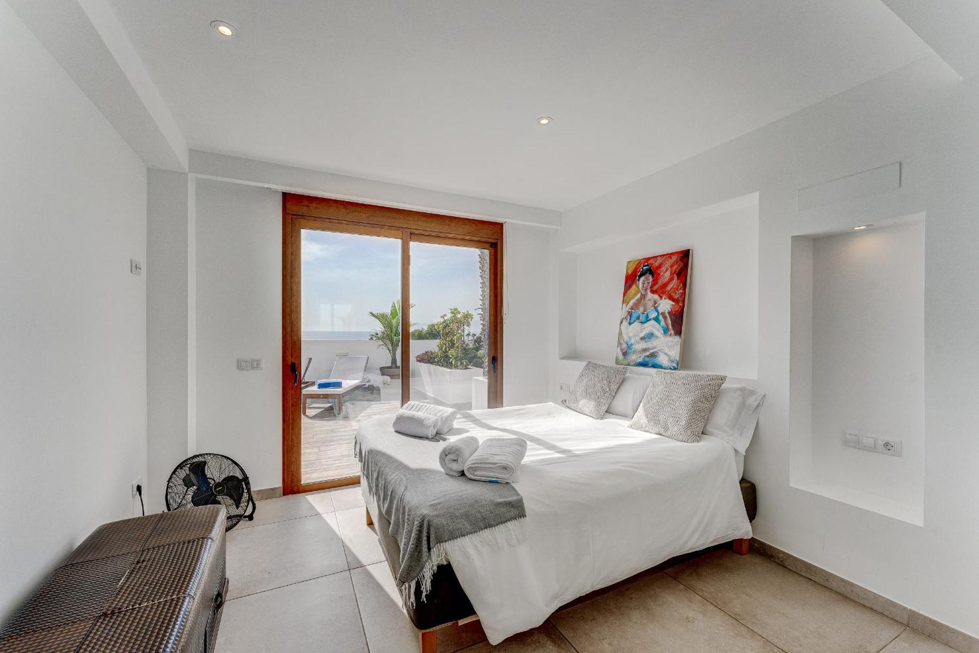 Fabulous Contemporary 5 Bedroom Villa With Private Heated Pool, Sleeps Max 13 Callao Salvaje Exterior foto
