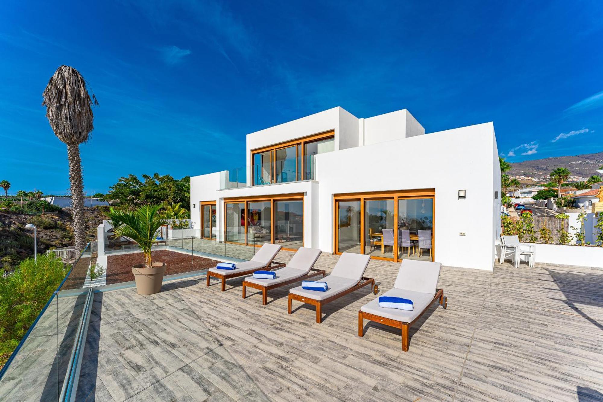 Fabulous Contemporary 5 Bedroom Villa With Private Heated Pool, Sleeps Max 13 Callao Salvaje Exterior foto